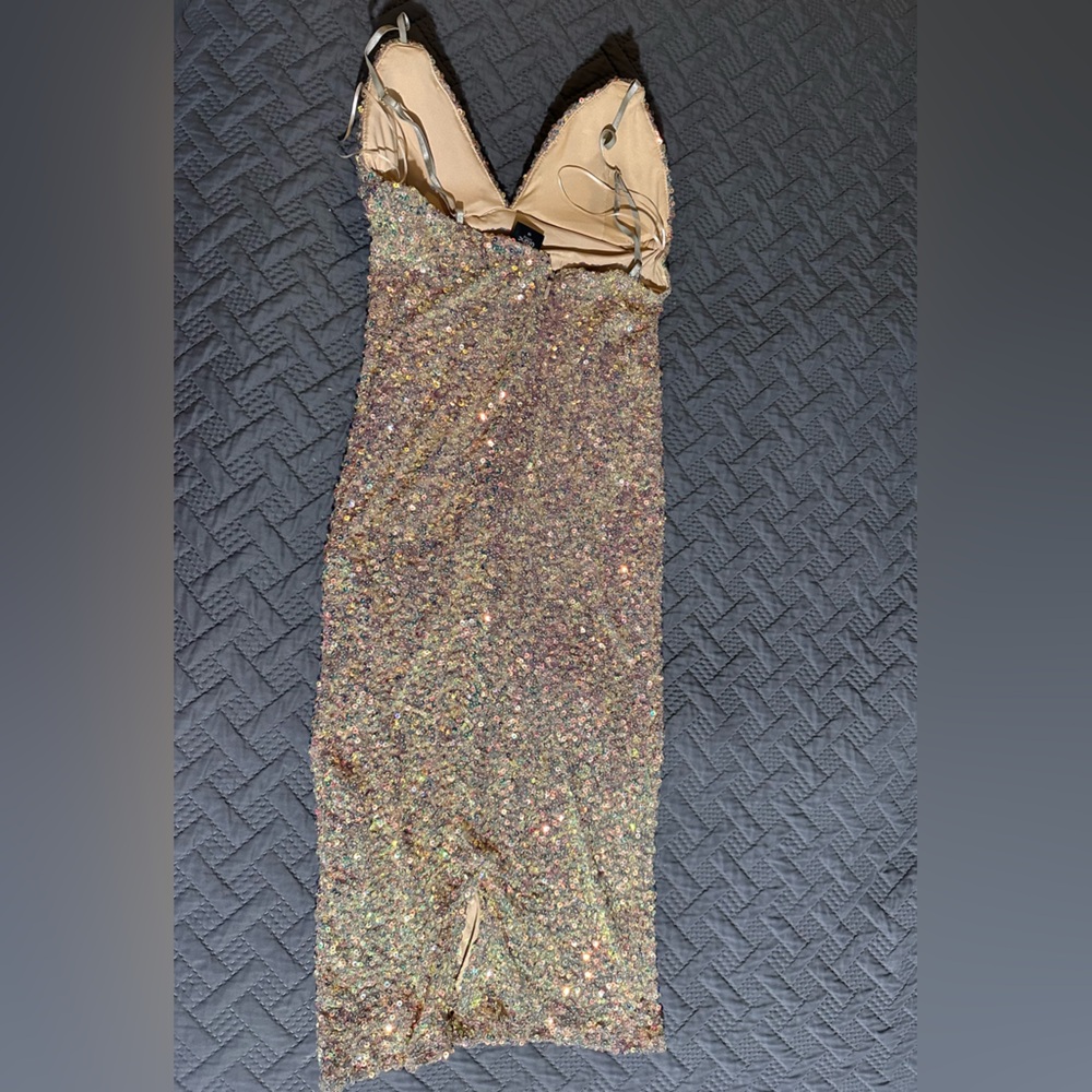 Elegant Sequin Evening Dress - Picture 2 of 2